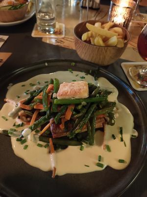 Videe with spring vegetables at Eetcafe 't Folk in Heuvelland