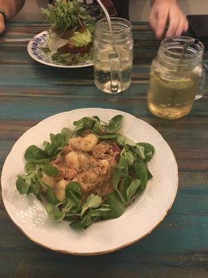 Čevabnoky and bramburger 😋 at VeggieDick in Mikulov