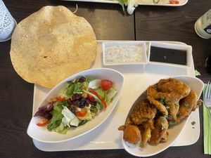 Pankoras ( frittiertes Gemüse )  at Erbse in Luebeck