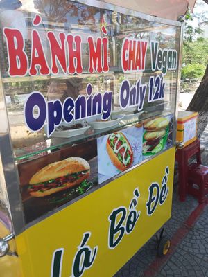 Bahn Mi Chay Stall at Bodhileaf Bánh mì - Food Cart in Hoi An