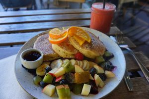 Vegan pancakes with Think Pink Smoothie at Kala Cafe in Berlin