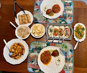 Afhaalmenu thuis geserveerd   at Nazareth in Drachten