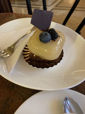 Vegan Pear 🍐   at Café Central in Vienna