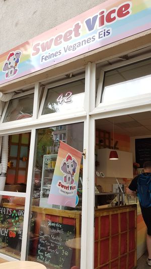 Store front at Samadhi Eis in Berlin