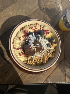 Acai Bowl and orange juice   at Brooklyn Roasting Company - Namba in Osaka