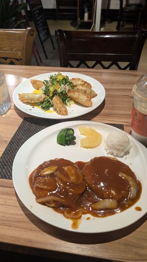 I'm so happy I was able to eat at this restaurant! The chef and the restaurant owner are so kind, welcoming, and the vegan options were absolutely delicious! Please come here! at Jeong Hye-Young Cook 정혜영 쿡 in Gangneung