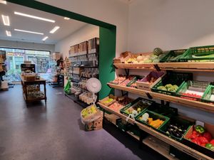 Fresh vegs fruits, dispensers at OHNE in Ghent