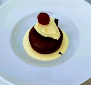 Fondant au chocolat délicieux at Le 19 in Bouc-bel-air