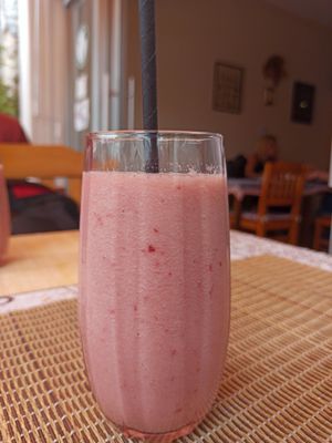Melon smoothie at Pisekar Vegan Food in Antalya