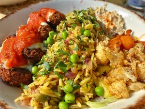 Felafel bowl ￼ at Pisekar Vegan Food in Antalya