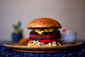 Beyan burger at Pisekar Vegan Food in Antalya