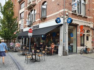on the corner - outdoor seating at WASBAR in Leuven