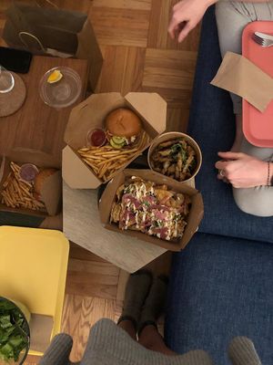 Nachos, burgers & mushroom calamari at The Cider House in Vancouver