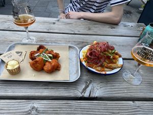 Cauliflower wings and korean loaded fries😋🌶️🌶️  at BrewDog in Rotterdam