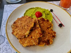 Kinoa burgers and mashed pea at Fit Bar in Belgrade