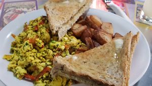 Curry Tofu scramble at The Templeton in Vancouver