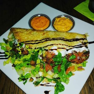 Khringo (moroccan pancake with falafel) at Moravid in Kiel