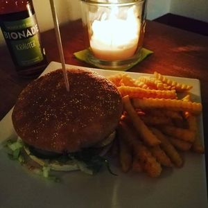 Falafelburger with fries at Moravid in Kiel
