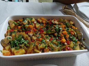 Legumes salteados com molho de azeite e tomate at Restaurante Regional in Oleiros