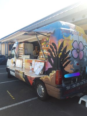 The food truck at Douces Saveurs Créoles in Combourg