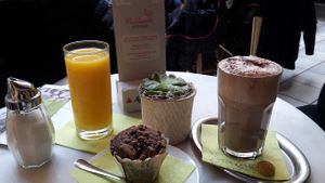 Orange juice and hot chocolate at Mahlwerkk in Emmendingen