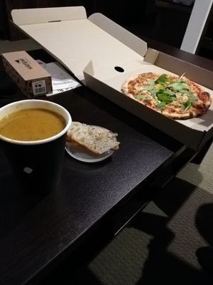 Soup and pizza at Rakau in Queenstown