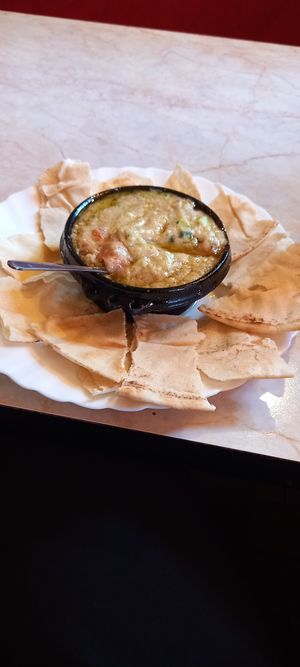 ausgefallenes warmes Hummus at Abessina in Kassel