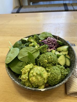 Vegan Green Bowl 🌱  at 42°Raw in Copenhagen