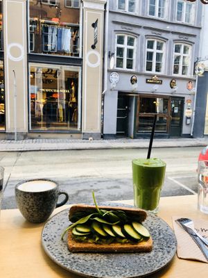 Avocado, cucumber, grilled cheese flavor sandwich (vegan) 🤤🤤🤤 at 42°Raw in Copenhagen