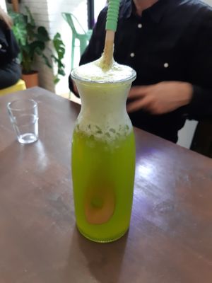 Lemonade at Almalibre Açaí House in Madrid