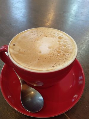 Almendra at Almalibre Açaí House in Madrid