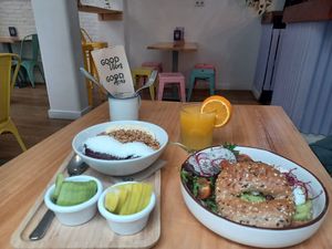 Lecker!  at Almalibre Açaí House in Madrid