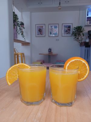 Frisch gepresst  at Almalibre Açaí House in Madrid