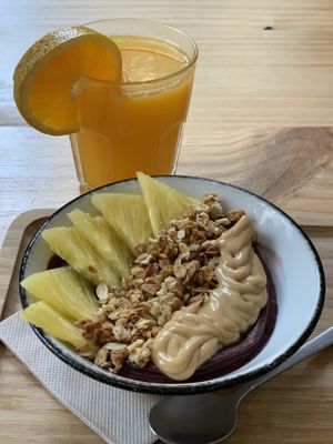   at Almalibre Açaí House in Madrid