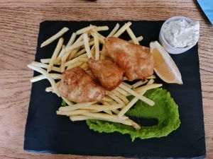 Mushy peas and tartar sauce at The Owl in Camber