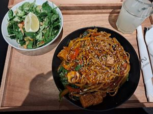 Veggie wok and bonsai salad at Umami in Zagreb