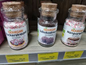 Vegan toppings for baking at Bio Veganwinkel Natuurlijk De Molen in Budel-schoot