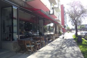 Outside at Emmi's Kitchen - Werinherstr in Munich