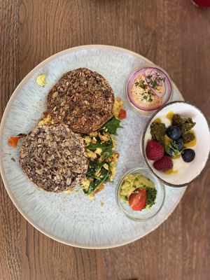 Veganes Ei, Obatzer   at Emmi's Kitchen - Werinherstr in Munich