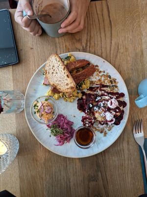 "ultimate" brunch. Pretty but not great at Emmi's Kitchen - Werinherstr in Munich