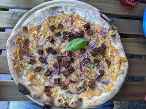 White Speck & Onions pizza at Emmi's Kitchen - Werinherstr in Munich