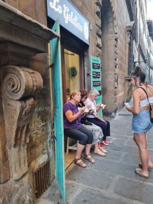 Outside they have few seats at La Gelatiera in Florence