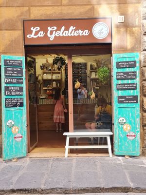 Lovely vegan ice cream and not just sorbets.  I had a delicious stracciatella!  All the green stickers ate vegan options. at La Gelatiera in Florence