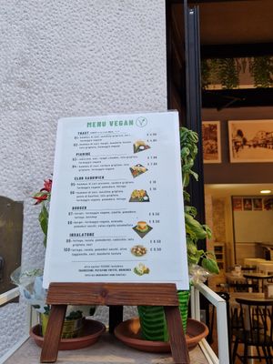 Vegan menu at Oasis Cafè in Treviso