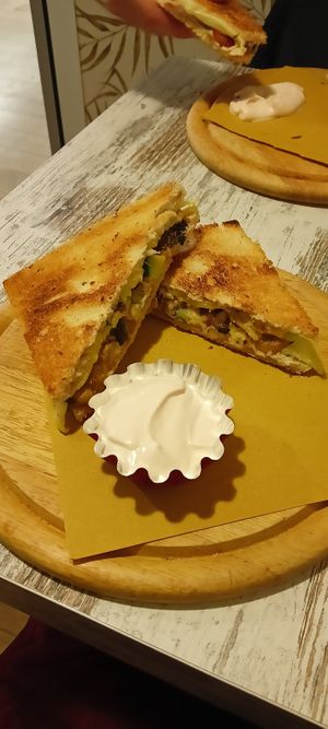 Vegan toast with zucchini at Oasis Cafè in Treviso