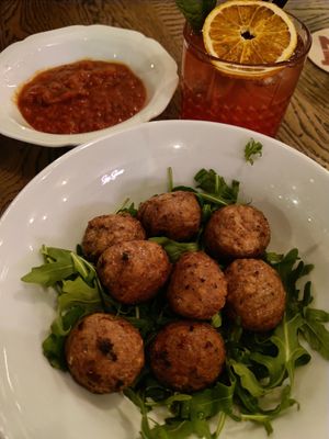 Vegan balls as a starter at Bavet - Nationalestraat in Antwerpen