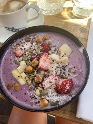 Smoothie bowl 😍  at Noemme in Den Bosch
