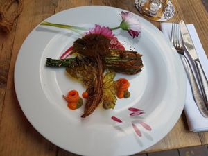 Gevulde courgettebloem at Noemme in Den Bosch