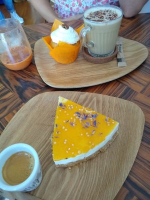 Cheesecake and carrot cake at My Green Pastry in Porto