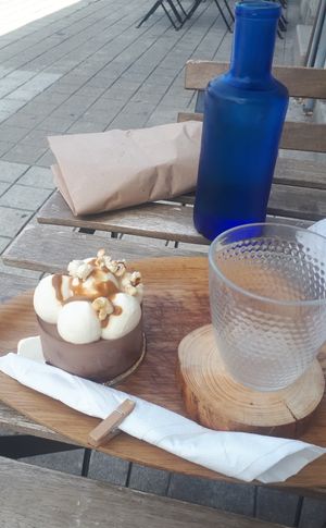 Caramel popcorn chocolate   at My Green Pastry in Porto